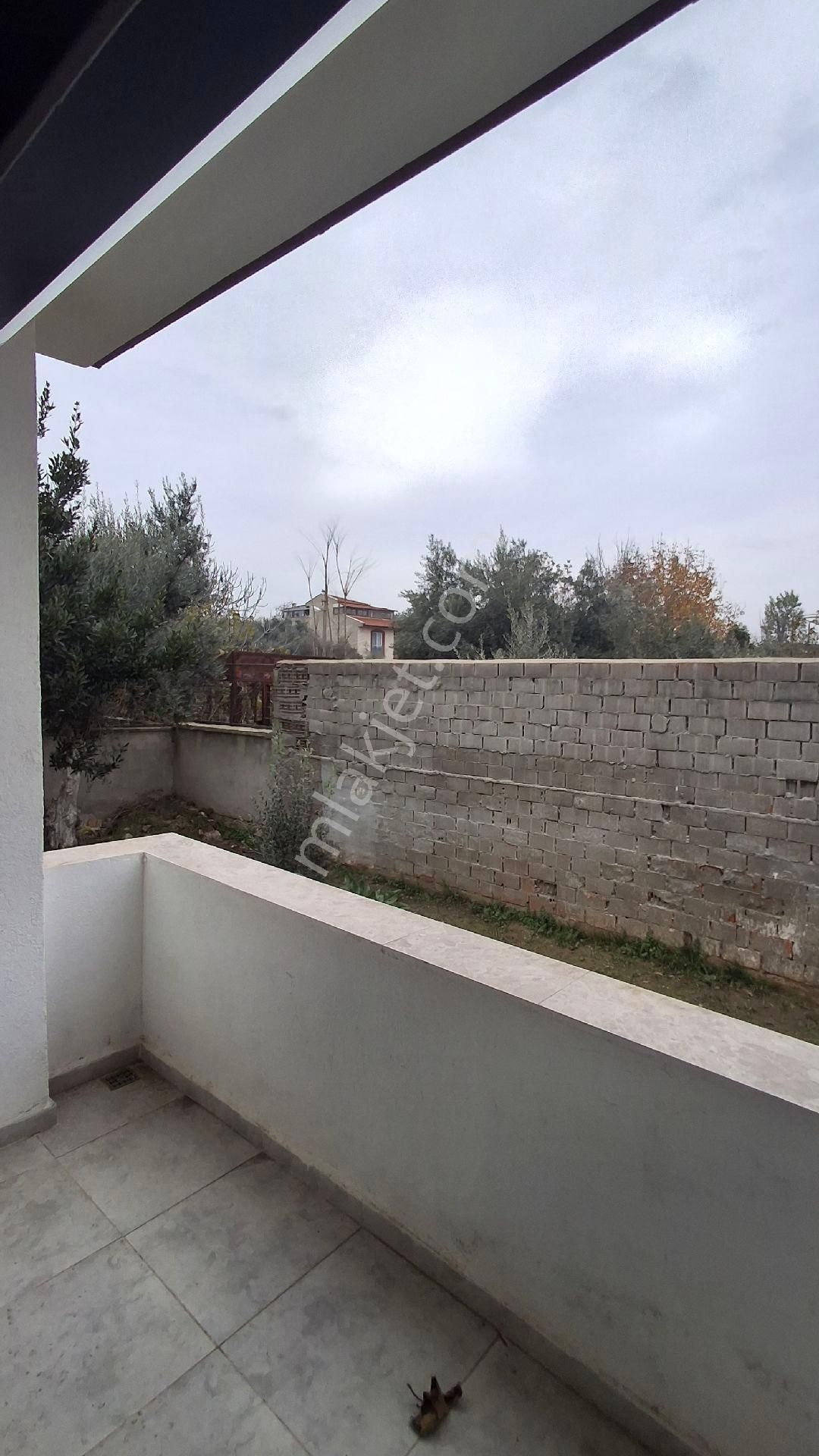 Selçuk İsabey Mh. Garajlı Genis Bahçeli Kale Manzaralı Müstakil - Görsel 12