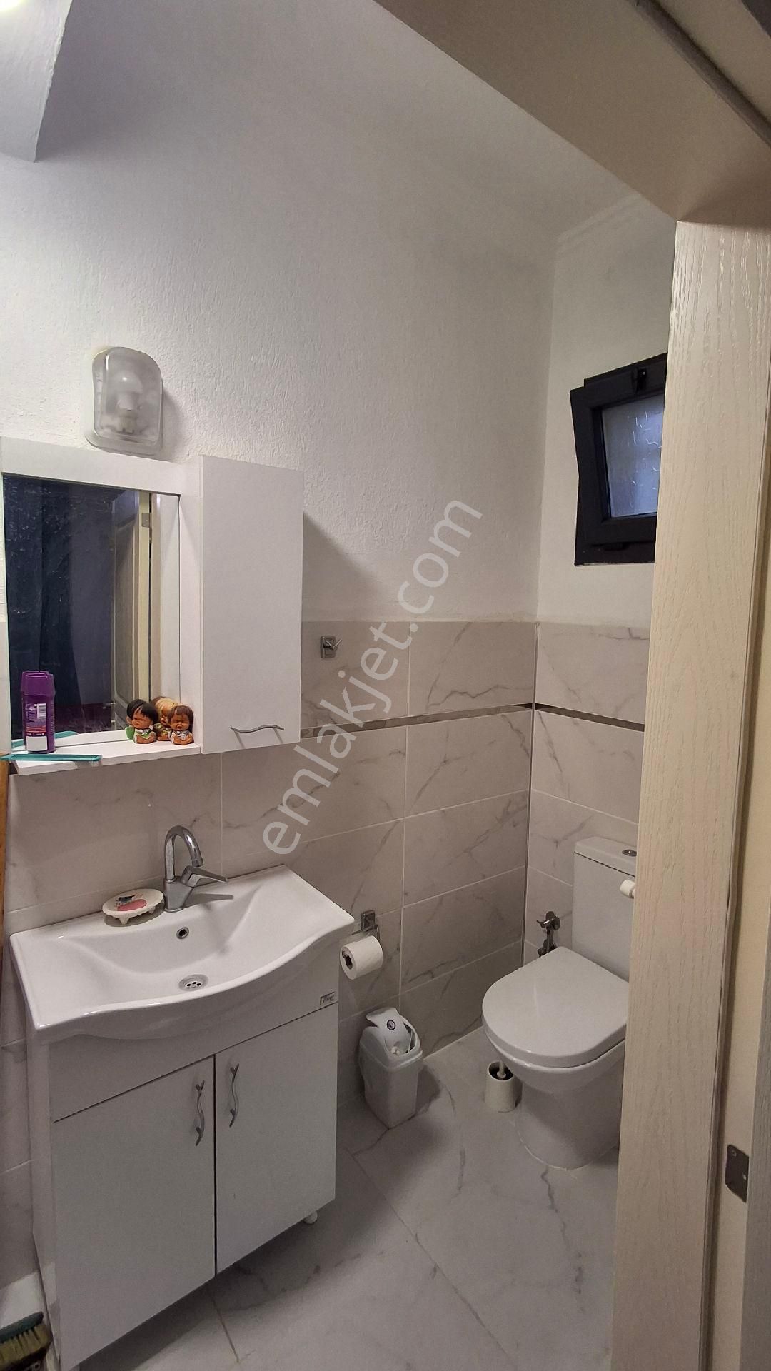 Selçuk İsabey Mh. Garajlı Genis Bahçeli Kale Manzaralı Müstakil - Görsel 9