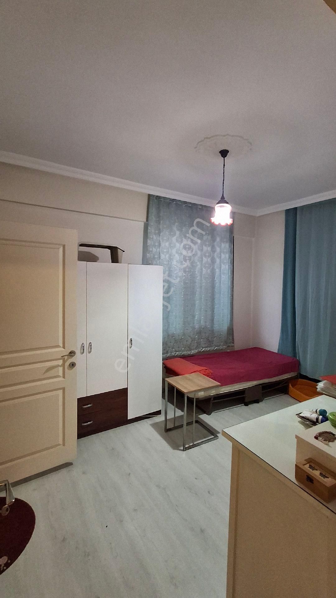 Selçuk İsabey Mh. Garajlı Genis Bahçeli Kale Manzaralı Müstakil - Görsel 7