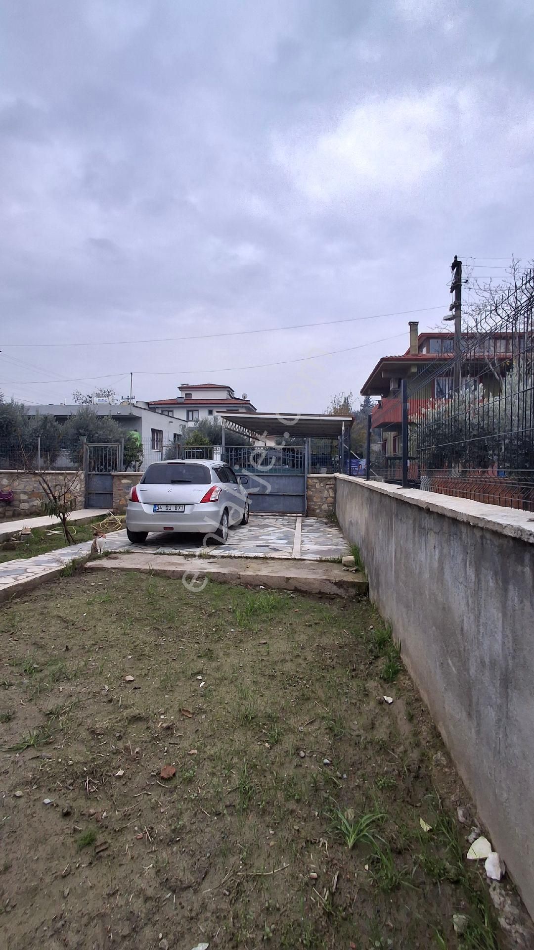 Selçuk İsabey Mh. Garajlı Genis Bahçeli Kale Manzaralı Müstakil - Görsel 25