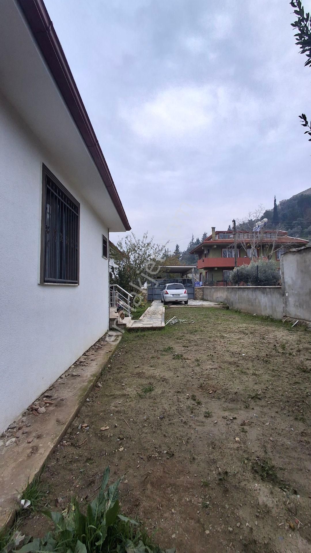 Selçuk İsabey Mh. Garajlı Genis Bahçeli Kale Manzaralı Müstakil - Görsel 21