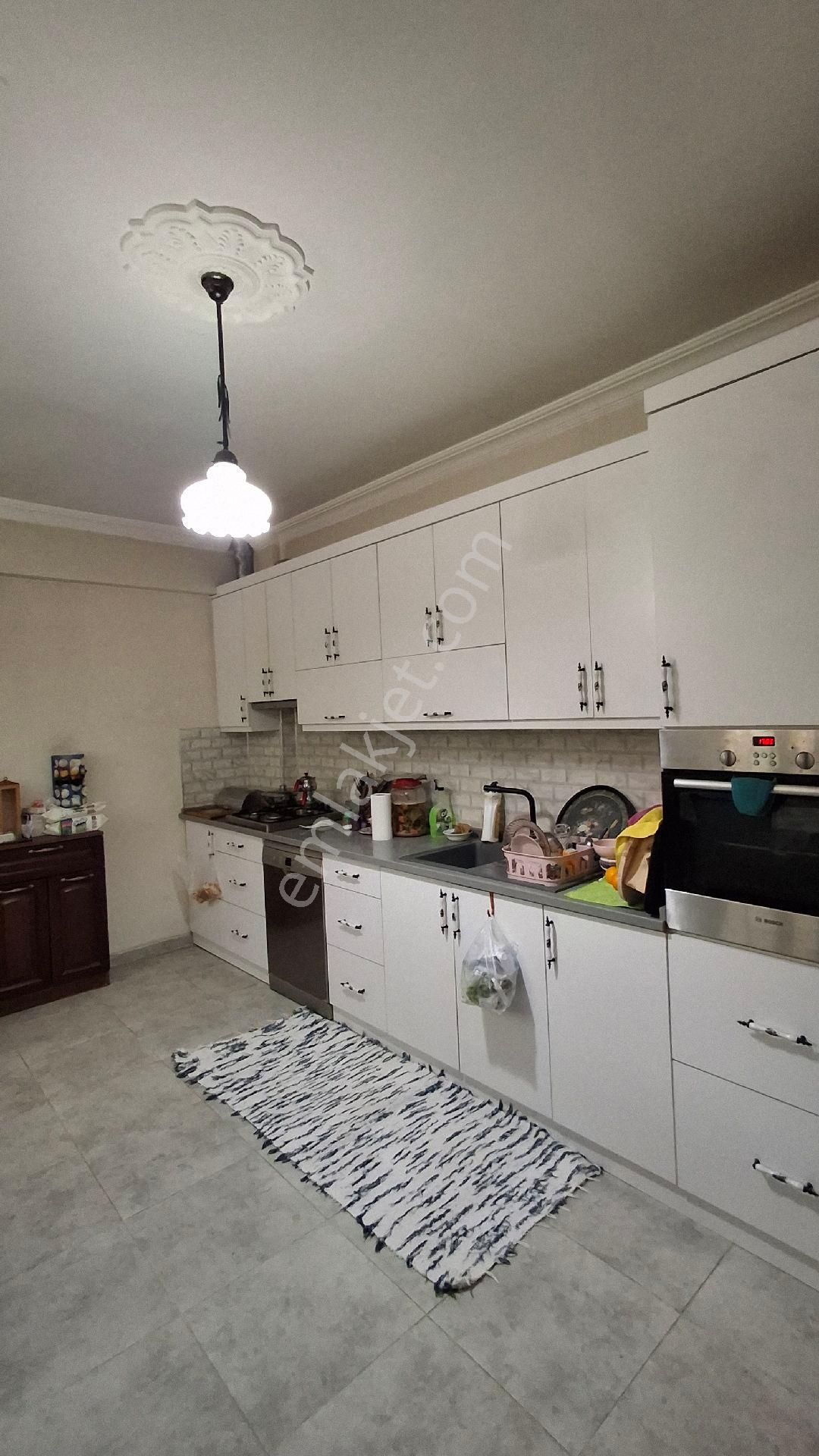 Selçuk İsabey Mh. Garajlı Genis Bahçeli Kale Manzaralı Müstakil - Görsel 5