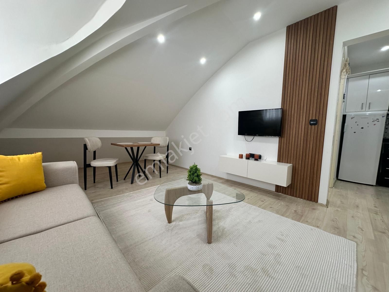 Kınıklı Bursa Caddesinde Üniversiteye 5 Dakika Sıfır Eşyalı 1+1 Kiralık Apart - Görsel 3