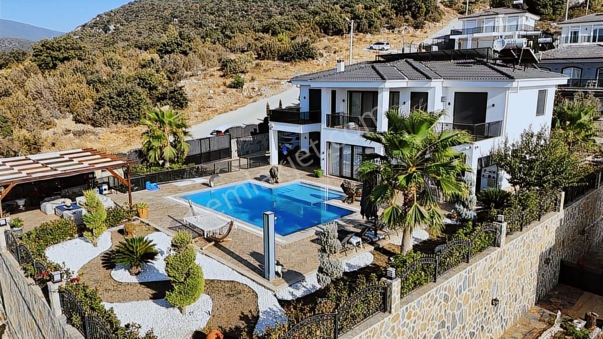 Akbük'te 1 Dönüm Arsa İçinde Bölgenin En Güzel Villası - Görsel 30