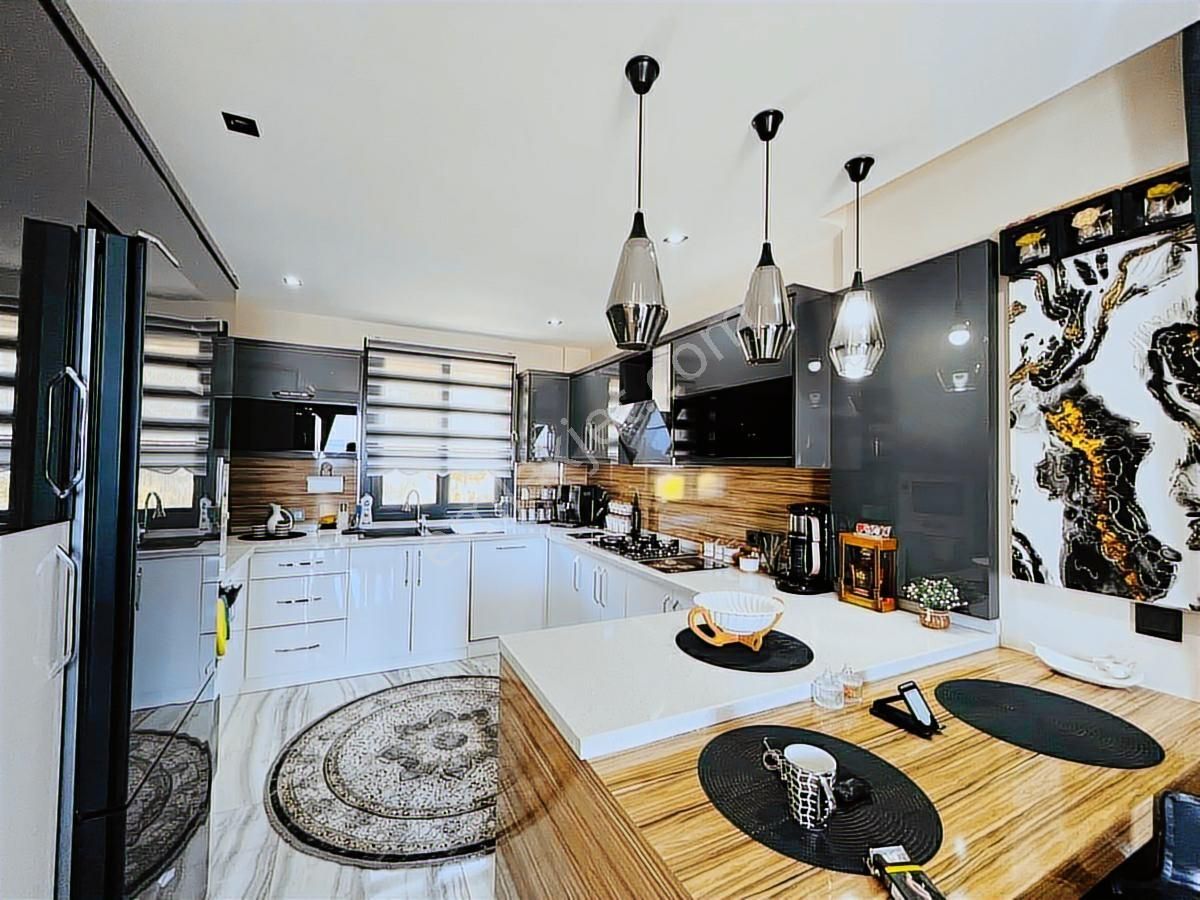 Akbük'te 1 Dönüm Arsa İçinde Bölgenin En Güzel Villası - Görsel 8