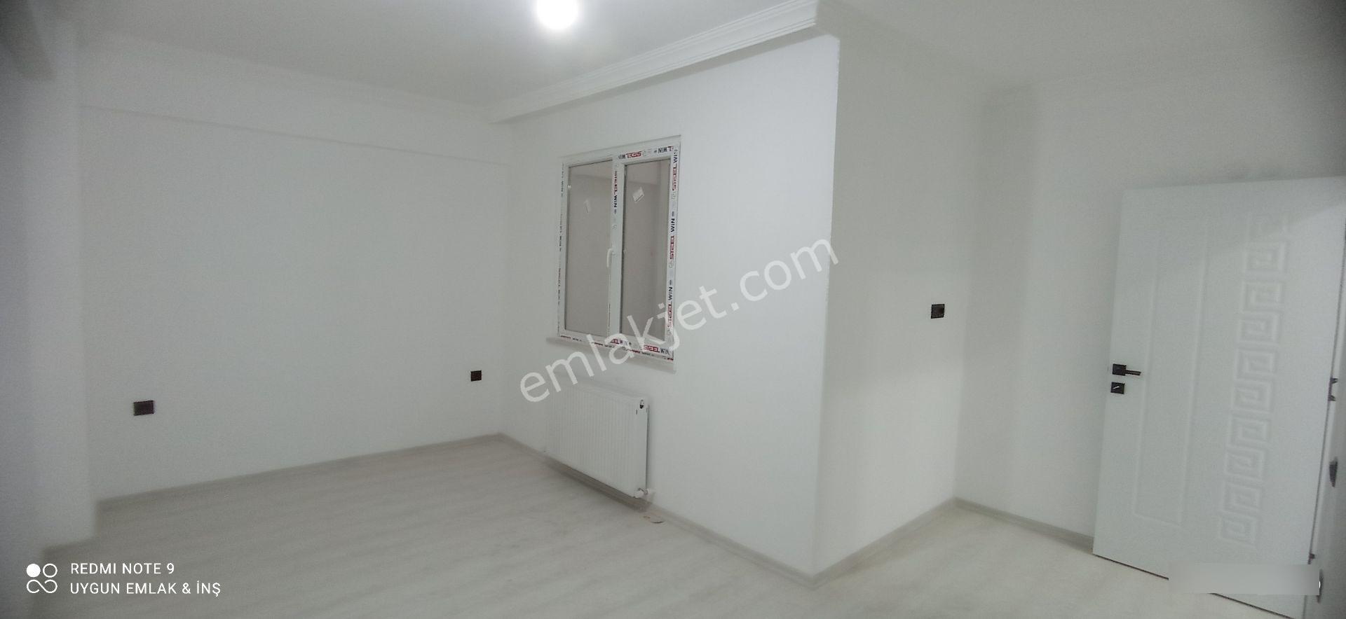 Uygun 19 Mayıs Cumhuriyet Mah. Shell Yanı Kombili Cam Balkonlu Merkezi Konumda Sıfır 2+1 - Görsel 3