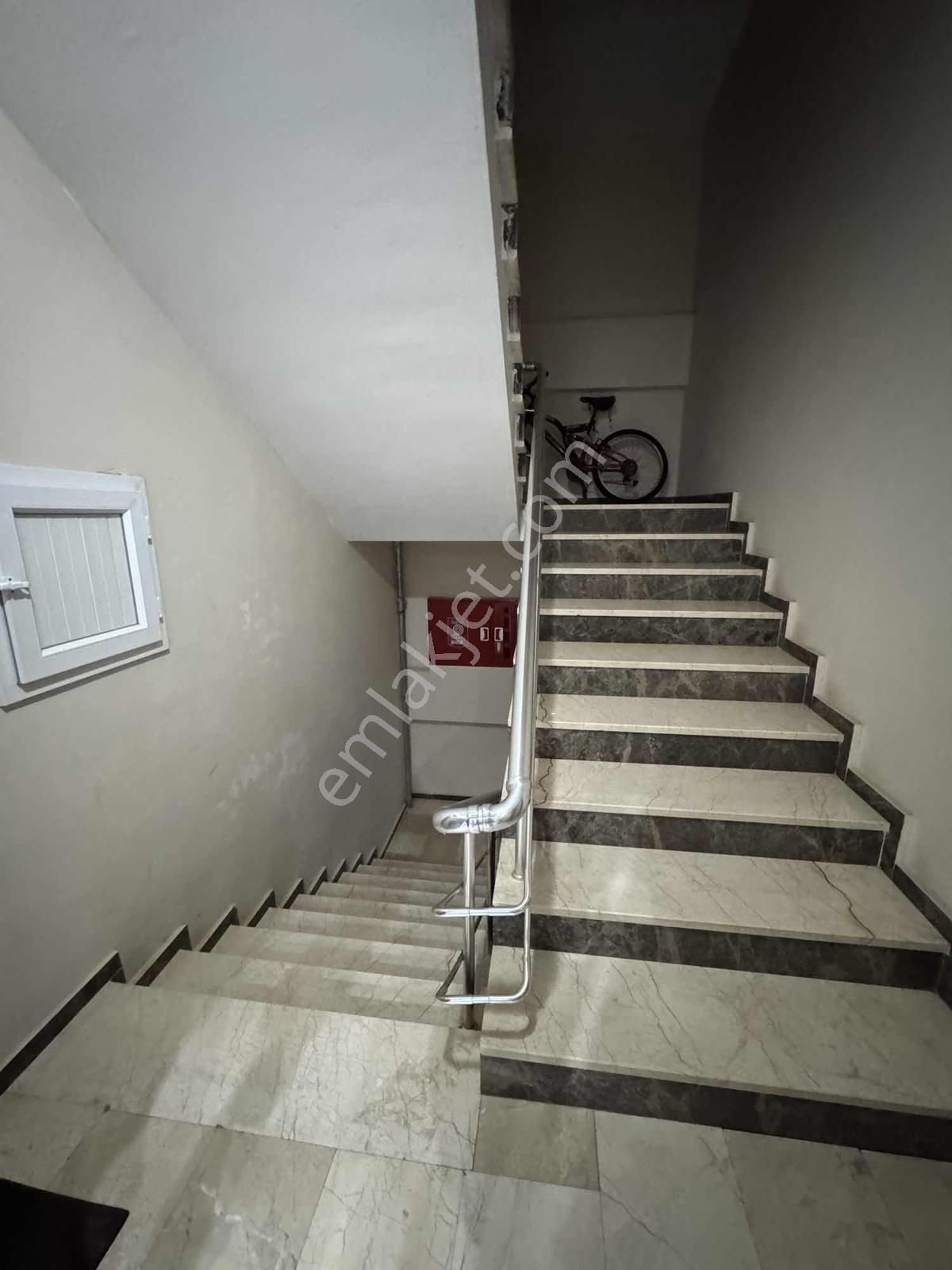 Kaçırılmayacak Fırsat! Yomra Sancak'ta Ferah Daire - Görsel 33