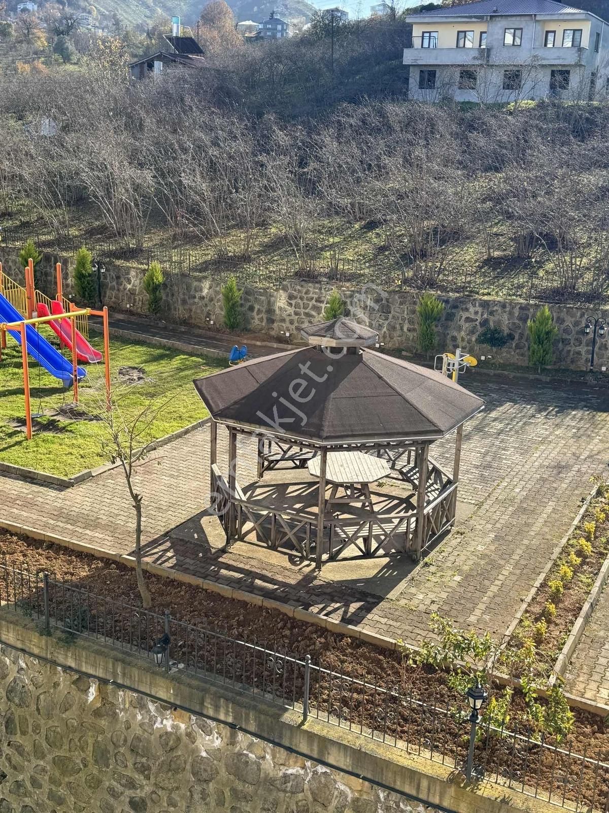 Kaçırılmayacak Fırsat! Yomra Sancak'ta Ferah Daire - Görsel 13