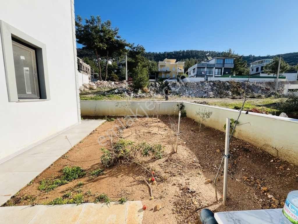 Didim Akbük'te Deniz Manzaralı 5+2 Bahçeli Villa - Görsel 16