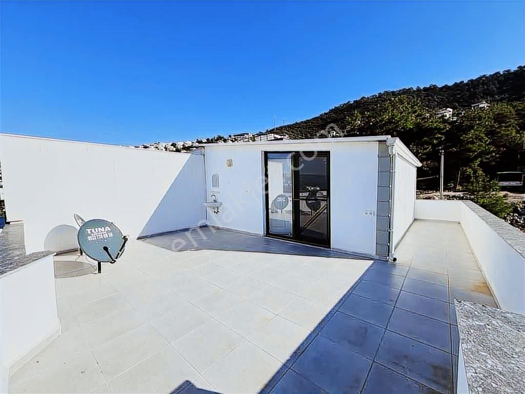 Didim Akbük'te Deniz Manzaralı 5+2 Bahçeli Villa - Görsel 10