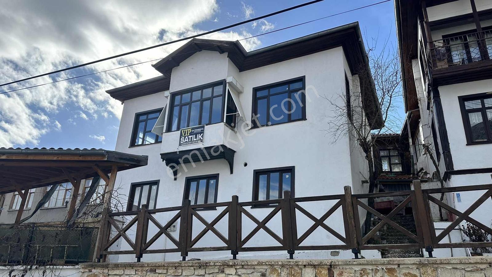 Vip Gayrimenkul'den Merkezde Müstakil İki Katlı Ev - Görsel 16
