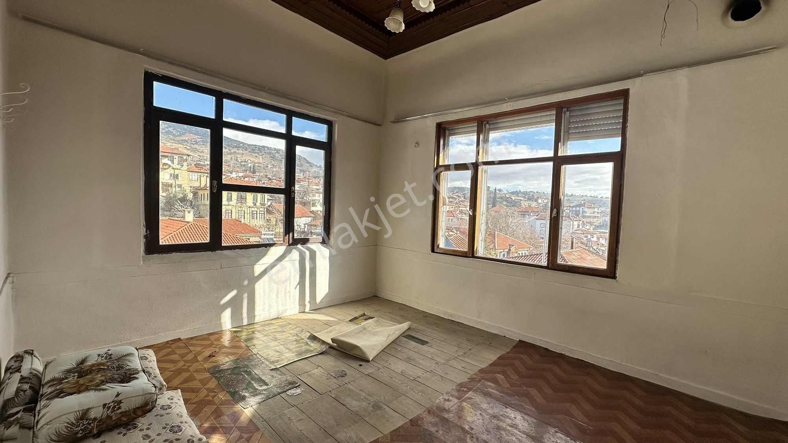 Vip Gayrimenkul'den Merkezde Müstakil İki Katlı Ev - Görsel 9