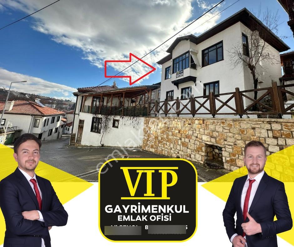 Vip Gayrimenkul'den Merkezde Müstakil İki Katlı Ev