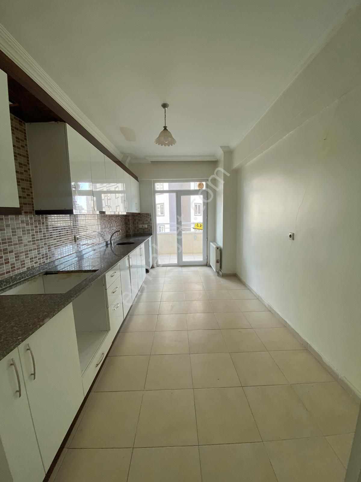 Emlak Diyarından Akkent Milet Camisi Yanı 3+1 Arakat Fırsat Daire - Görsel 4