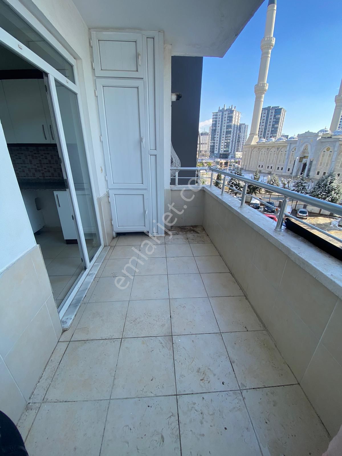 Emlak Diyarından Akkent Milet Camisi Yanı 3+1 Arakat Fırsat Daire - Görsel 9