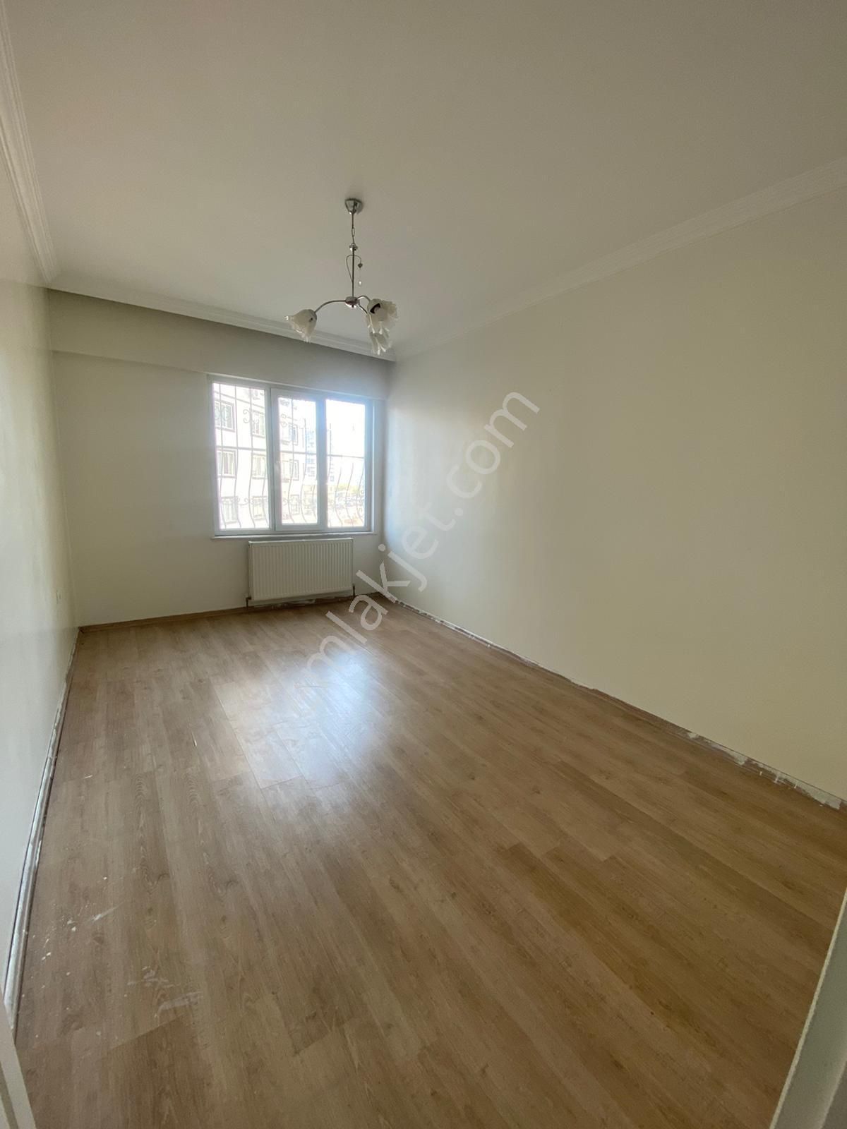 Emlak Diyarından Akkent Milet Camisi Yanı 3+1 Arakat Fırsat Daire - Görsel 3