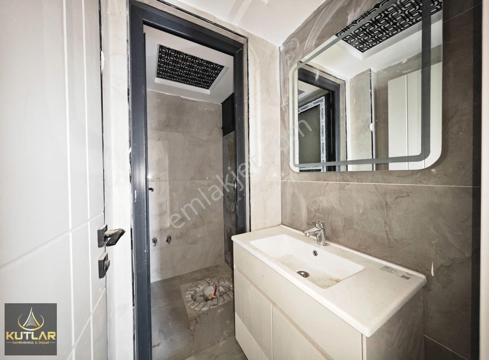 Kutlar'dan Kalbinize Dokunacak Bir Ev Abdülhamithan *2.5+1* - Görsel 21