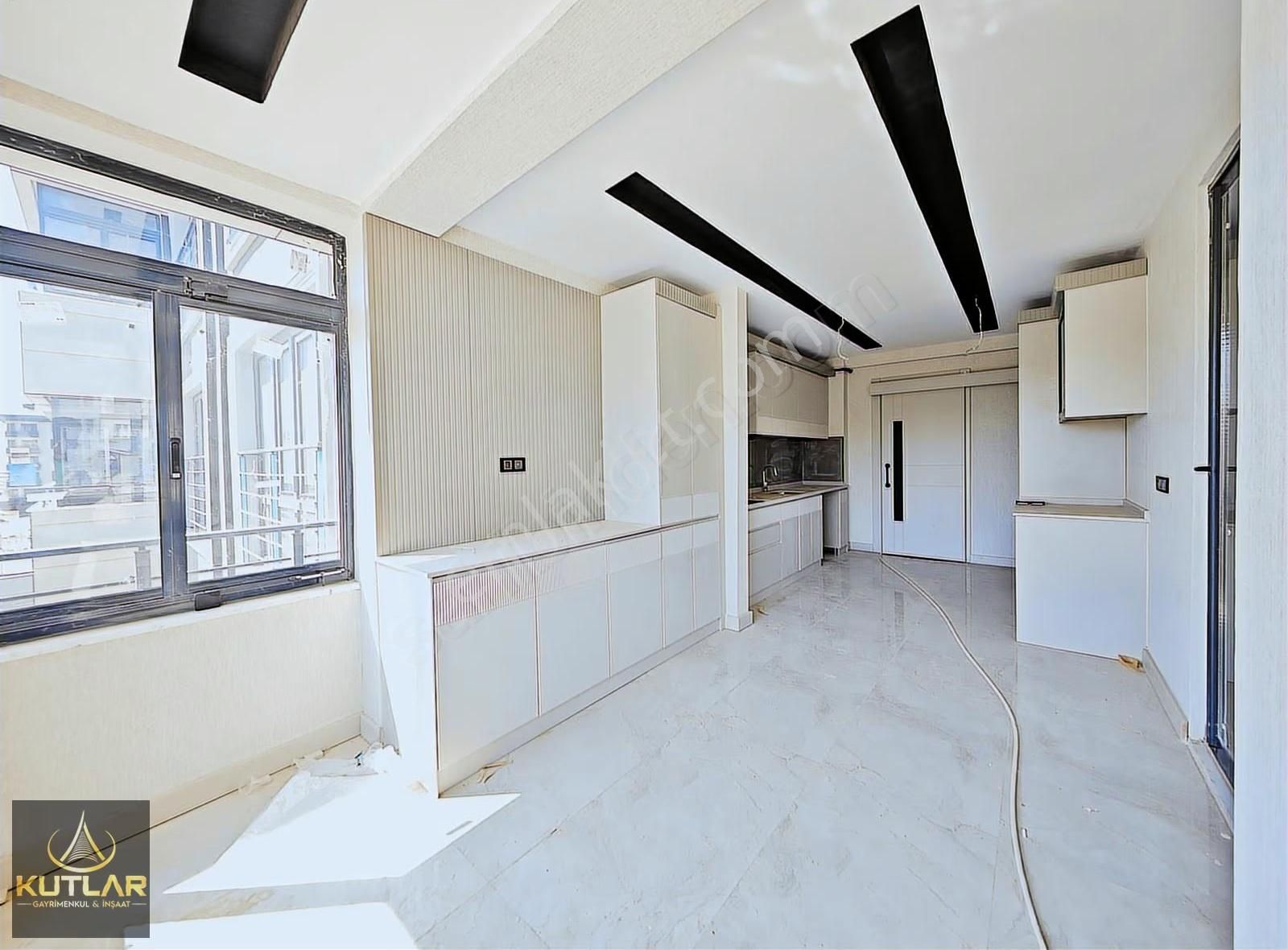 Kutlar'dan Kalbinize Dokunacak Bir Ev Abdülhamithan *2.5+1* - Görsel 17