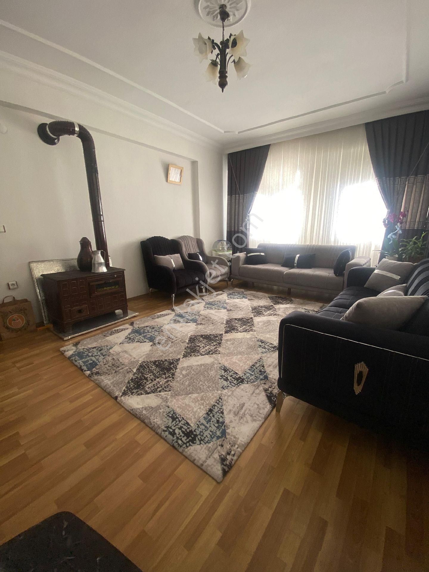 Kavaklı'nın Merkezi Konumda 2+1 Ara Kat Satılık Daire