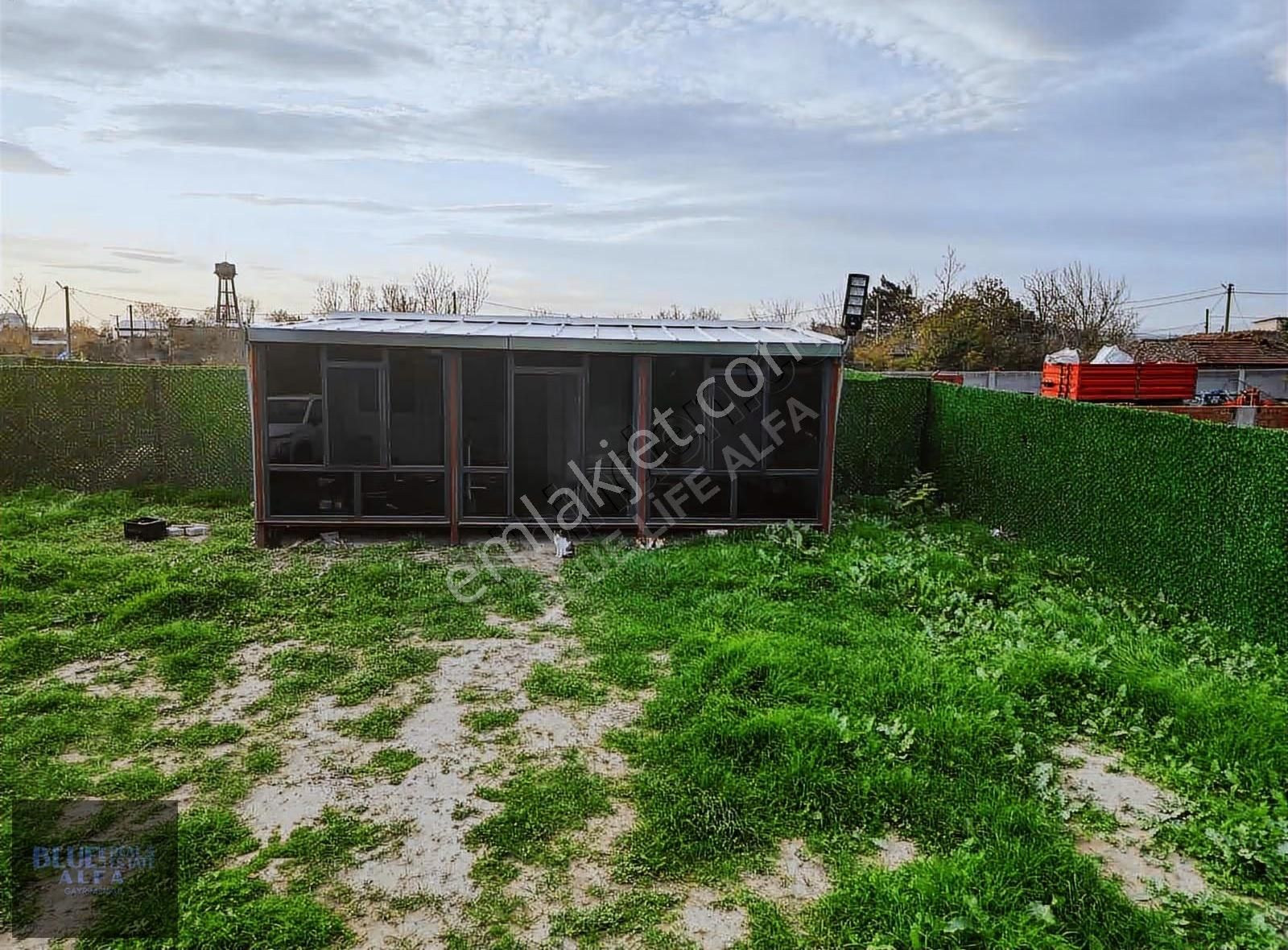 Uluabatta Su Kaynaklı 526 M² Arsa, Konteyner Ve Verandalı - Görsel 7