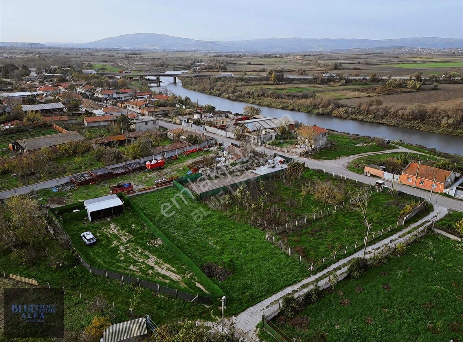 Uluabatta Su Kaynaklı 526 M² Arsa, Konteyner Ve Verandalı - Görsel 8