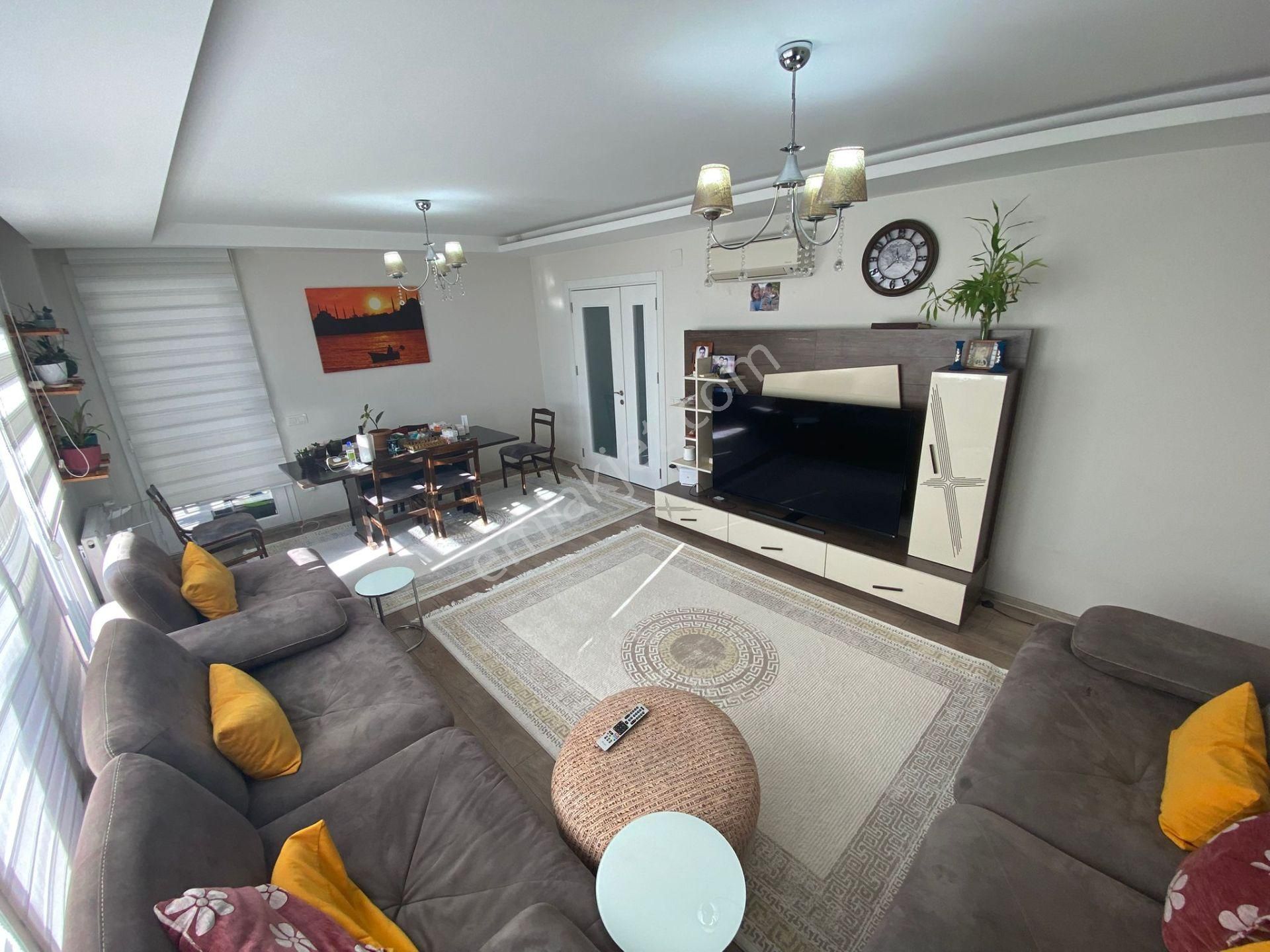 İz'den Kıyıboyu'nda Altaernatifsiz Giyinme Odalı 3+1 Fırsat Daire - Görsel 3