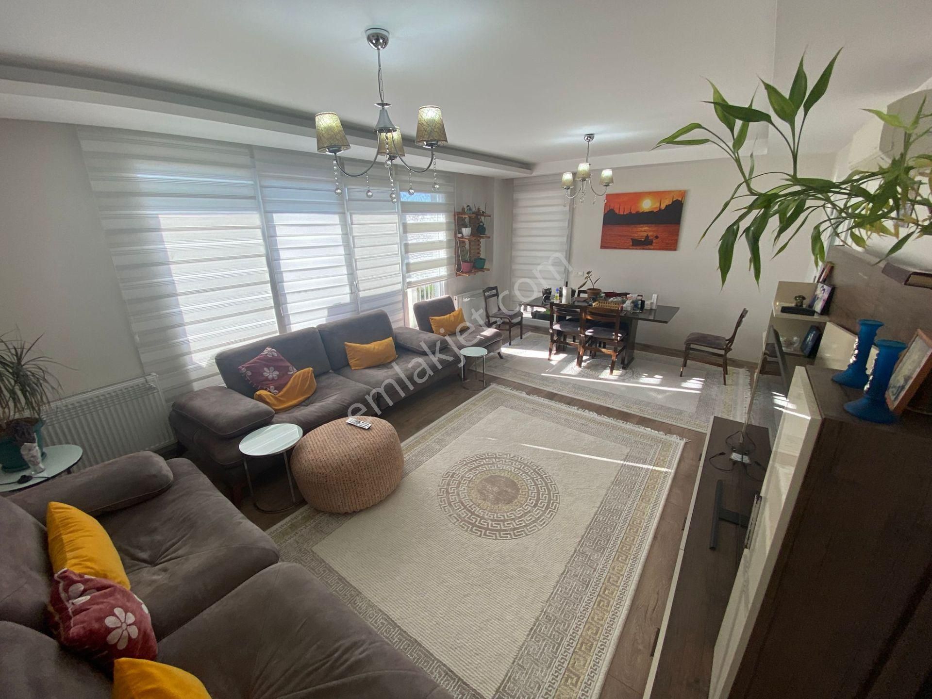 İz'den Kıyıboyu'nda Altaernatifsiz Giyinme Odalı 3+1 Fırsat Daire - Görsel 2