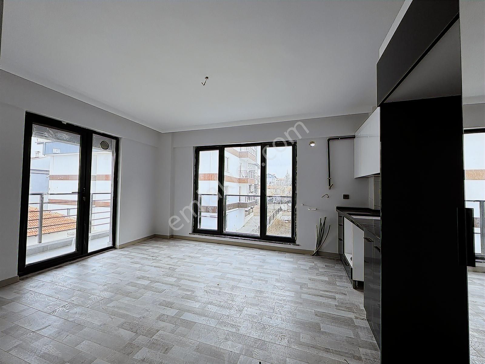 Alaçatı'dan Ara Katta, Balkonlu, Yerden Isıtma, Boş Kiralık 1+1 - Görsel 23