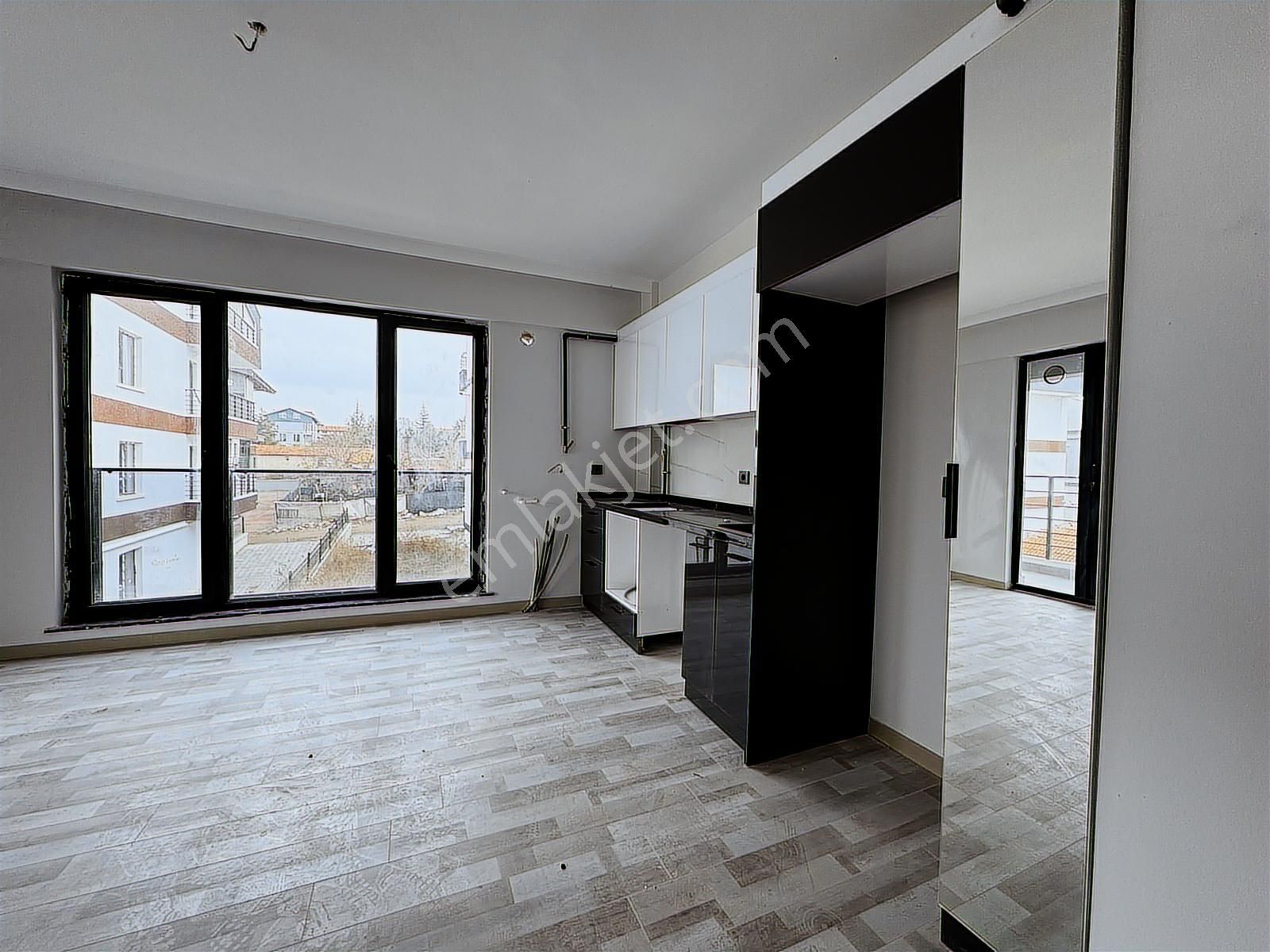 Alaçatı'dan Ara Katta, Balkonlu, Yerden Isıtma, Boş Kiralık 1+1 - Görsel 24