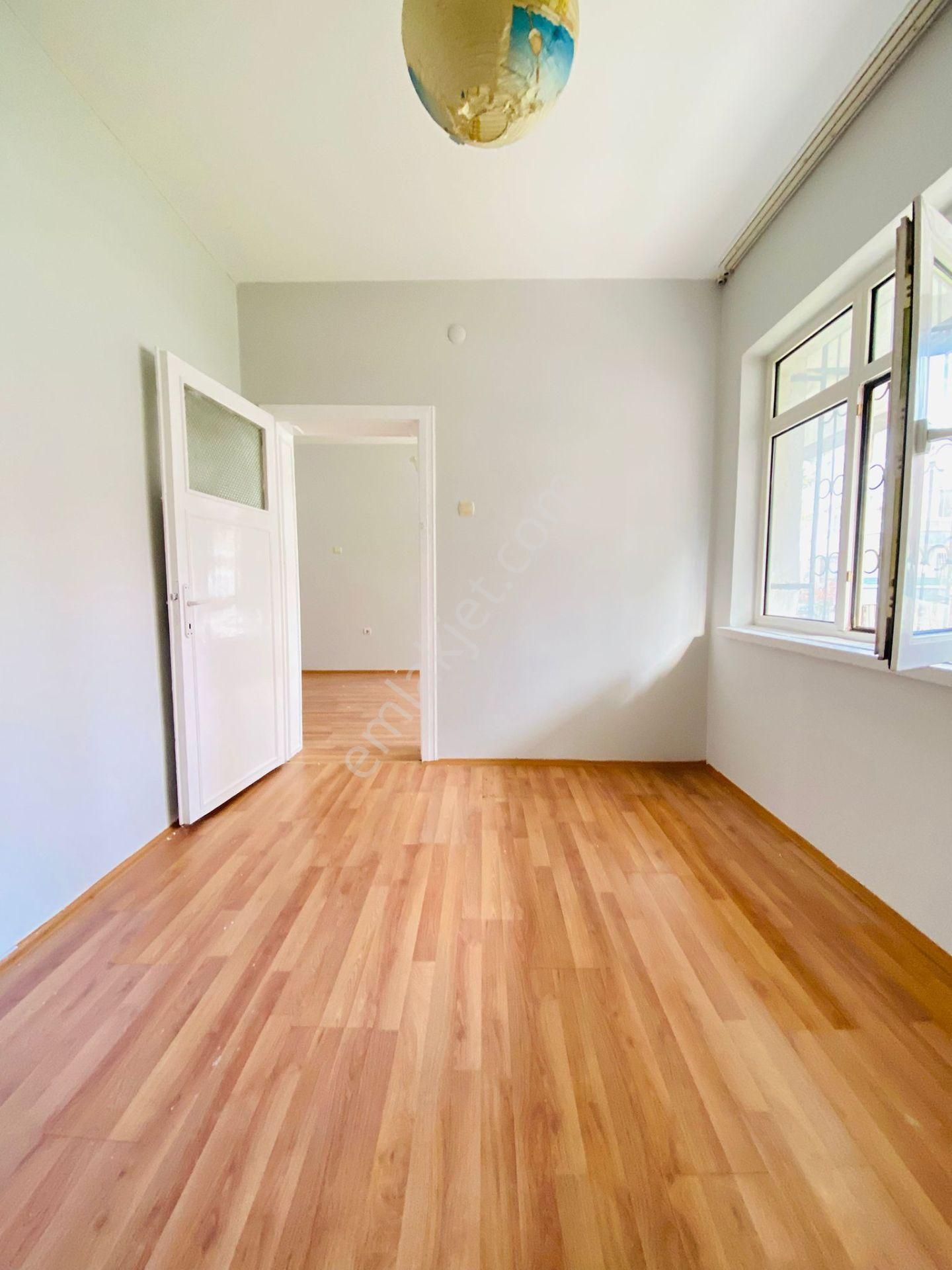 Demirlibahçe'de Dikimevi Yakını Giriş Katta 2+1 Satılık Daire !!! - Görsel 7