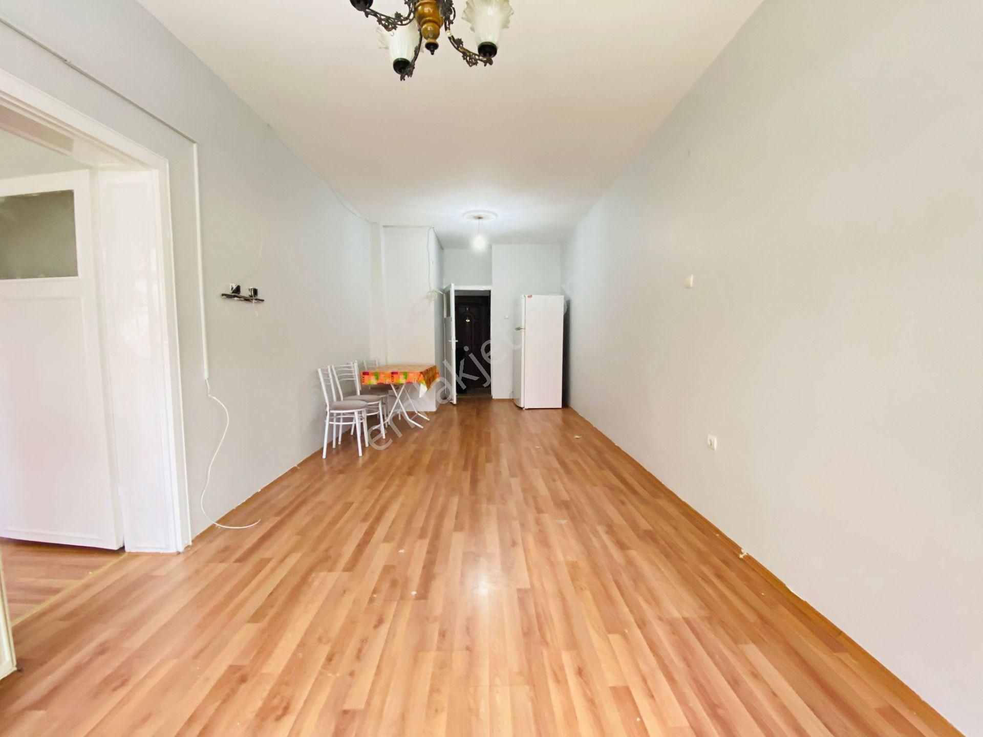 Demirlibahçe'de Dikimevi Yakını Giriş Katta 2+1 Satılık Daire !!! - Görsel 4