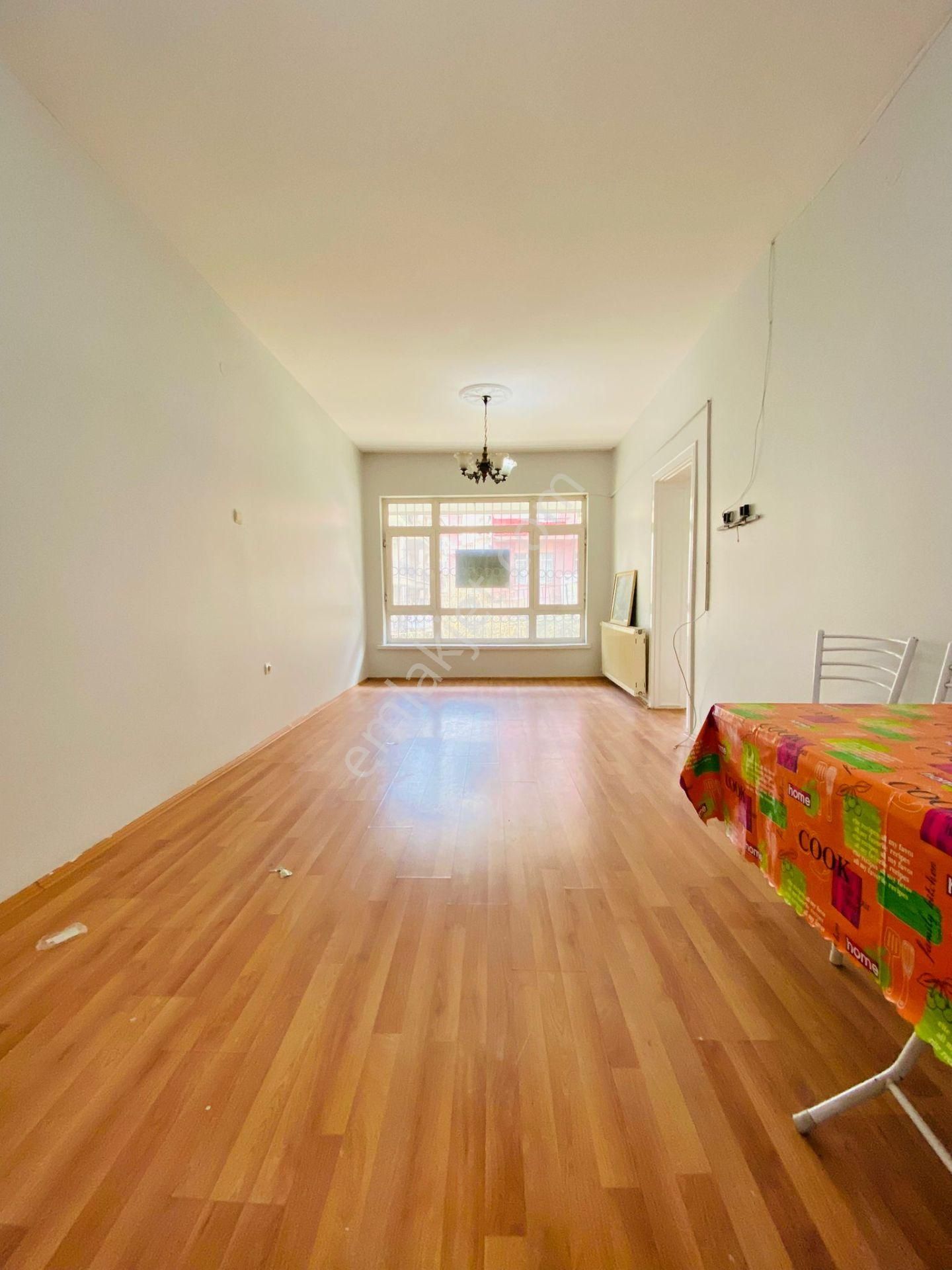 Demirlibahçe'de Dikimevi Yakını Giriş Katta 2+1 Satılık Daire !!! - Görsel 2