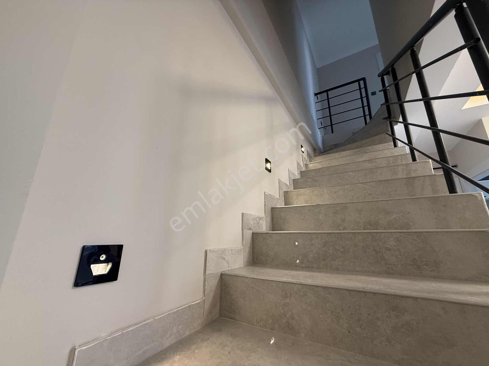 Alaçatı'dan/çatı Eğimsiz/yerden Isıtma/bağımsız Mutfak/lüx 2+1 - Görsel 19