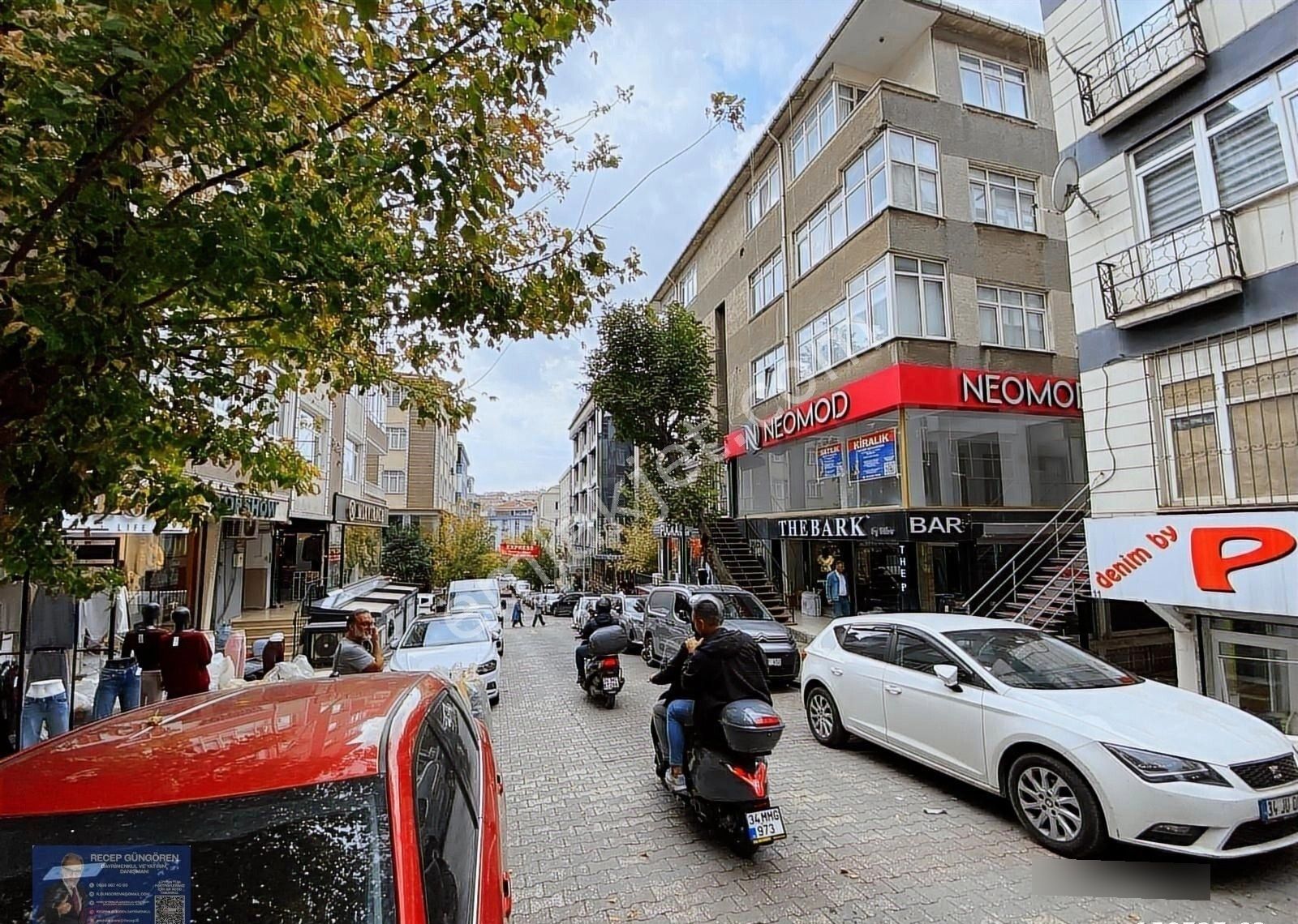 25 Metre Cepheli, Cam Vitrinli, Köşe Konumda Lüks Mağaza - Görsel 16
