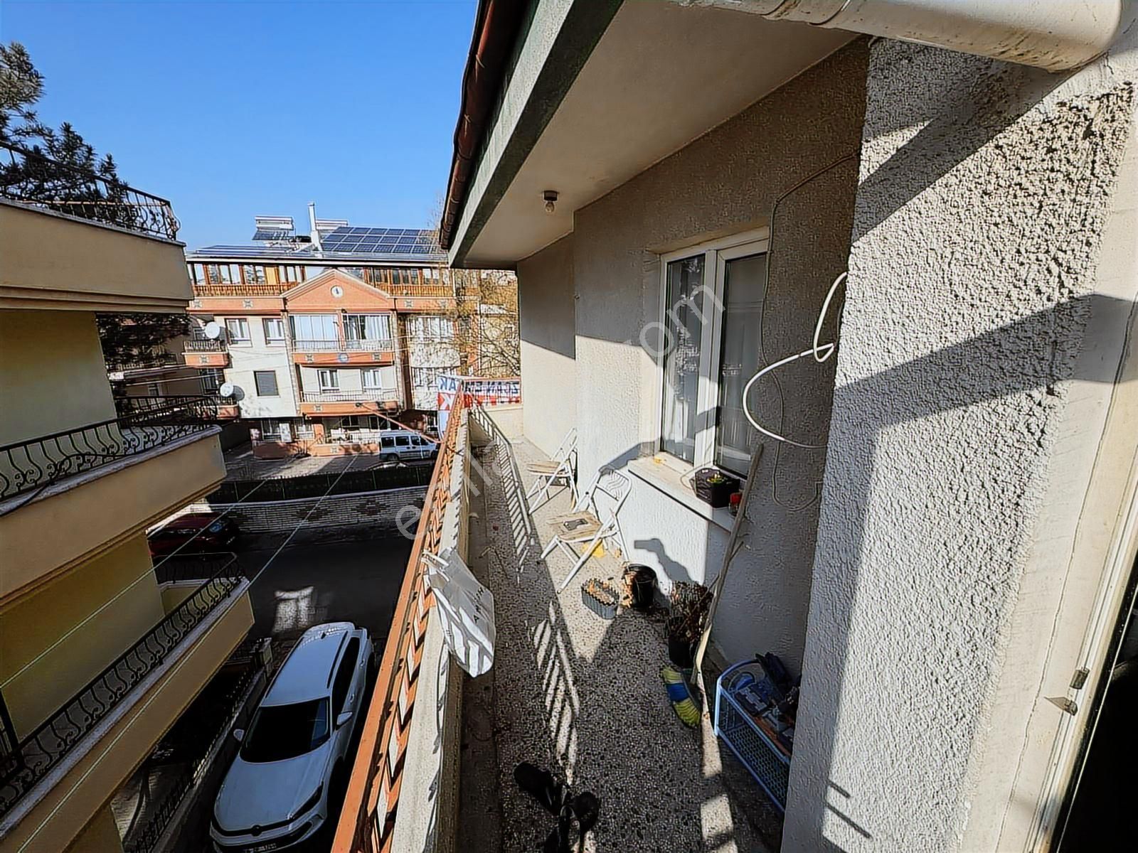 Kuyubaşı Metroya 3.dk Mesafede 3+1 Eşyalı Ön Cephe - Görsel 3