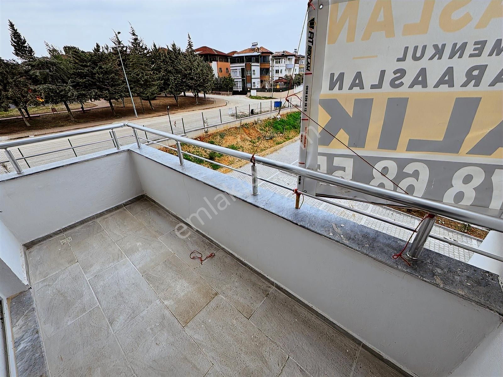 Bahçeşehir/isabet Okulları Civarı/1 Yaşında/2 Cephe/yatırımlık!! - Görsel 9