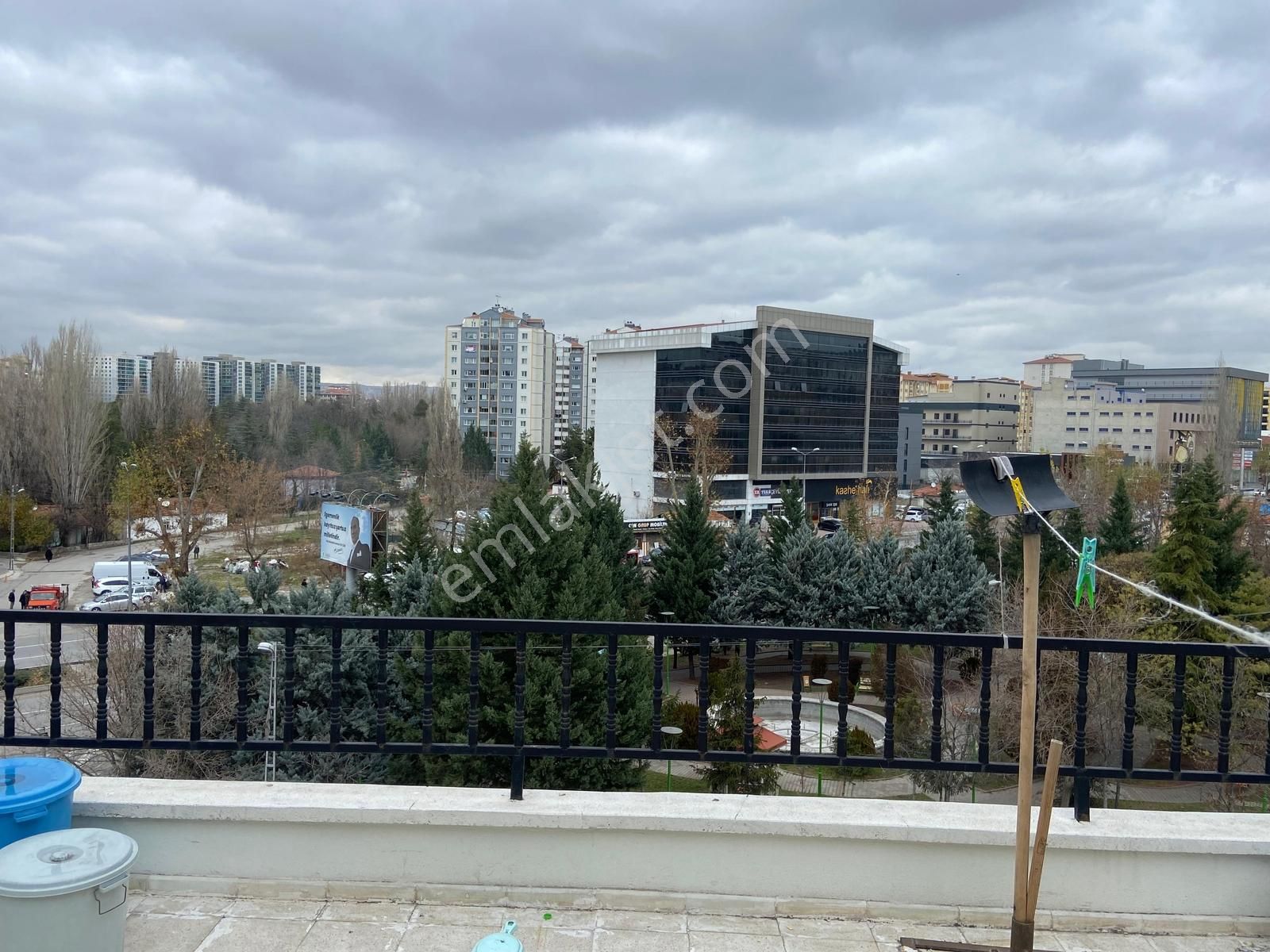 Merkez Emlak 5+1 Dublexs Ön Cephe Cadde Üstü İçi Yapılı 250 M2 - Görsel 7