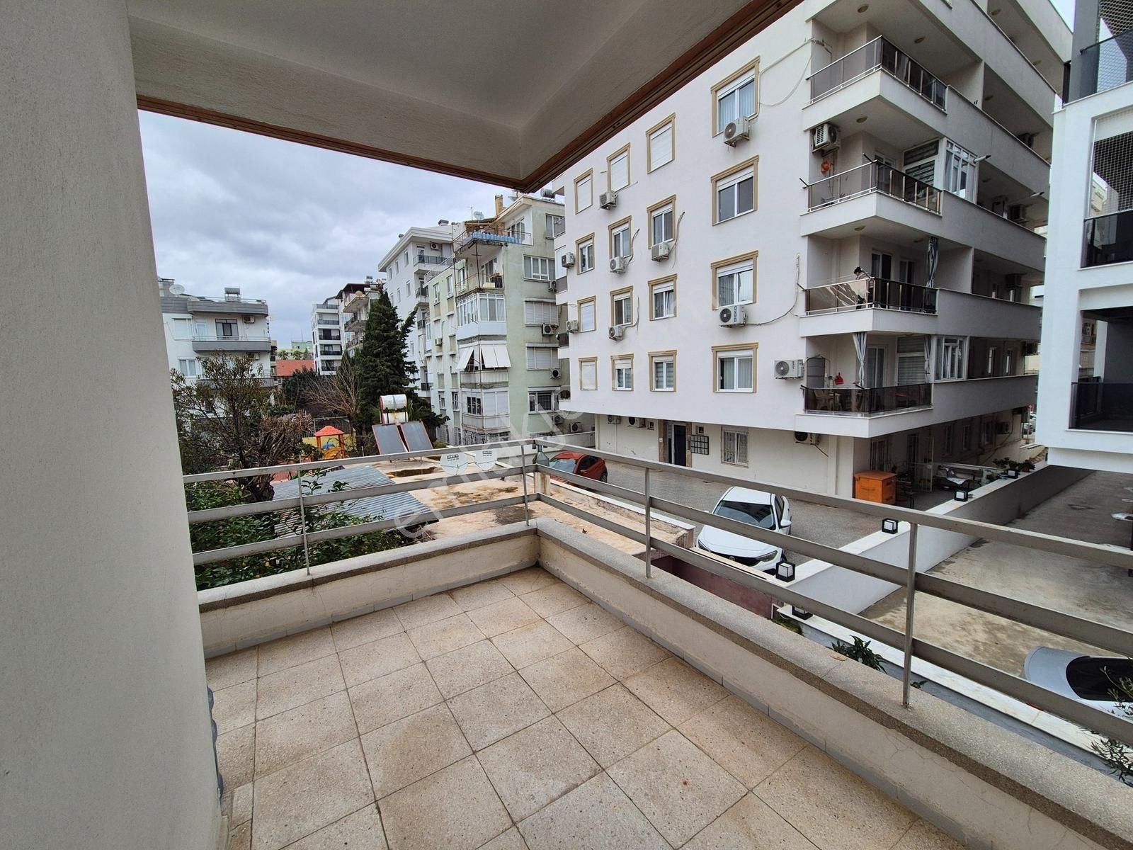 Antalya Muratpaşa Üçgen Mahallesinde Geniş Kullanışlı 3+1 Daire - Görsel 10