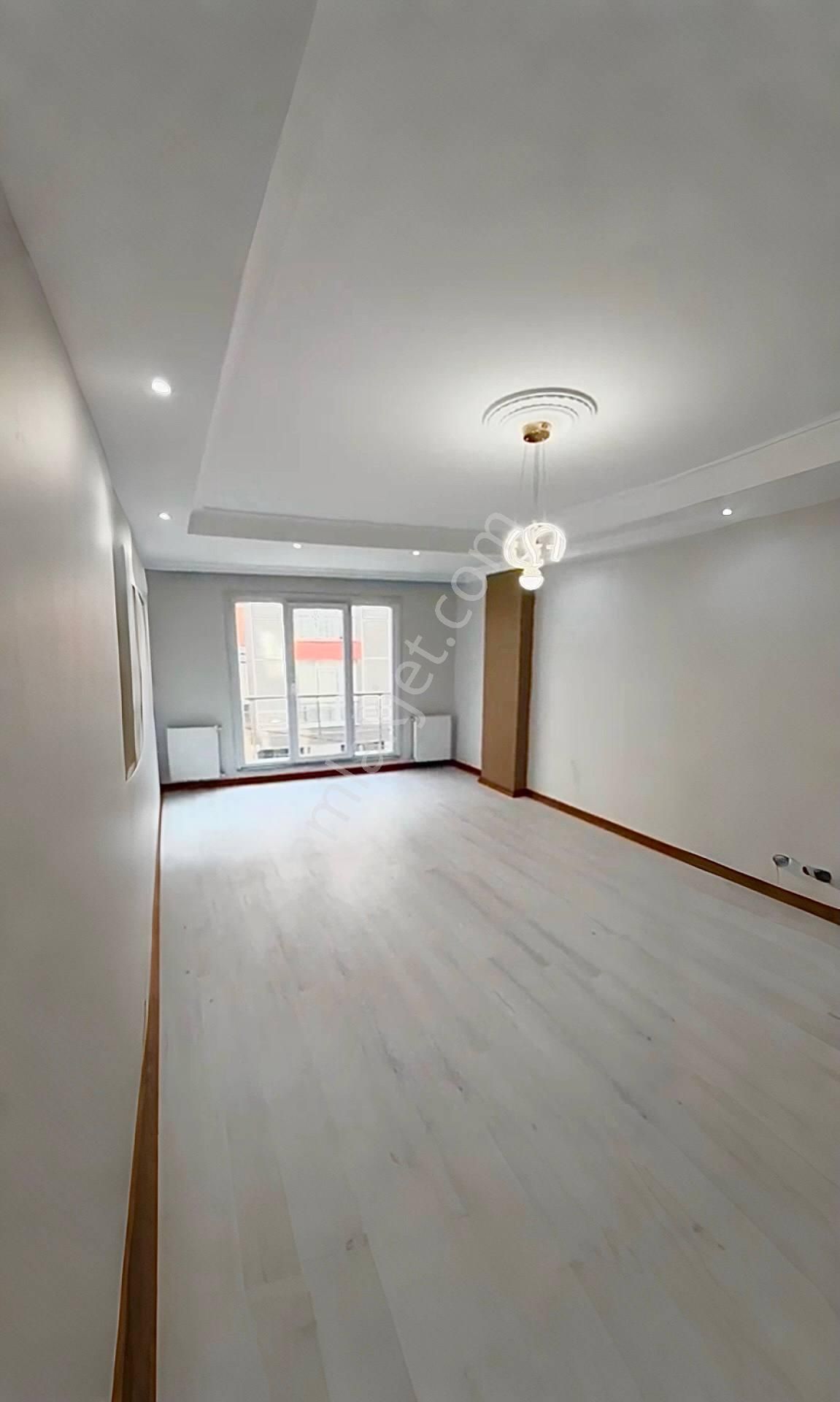 Şehrin Canlı Ama Sakin Bölgesinde Daire