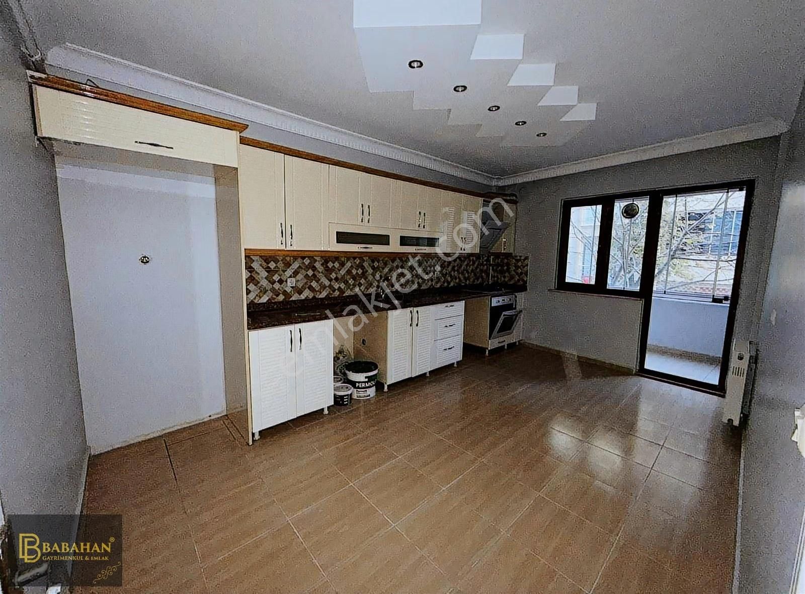 Namık Kemal Mahallesinde 3+1 Geniş Mutfaklı 130m² Aile Apartmanı - Görsel 2