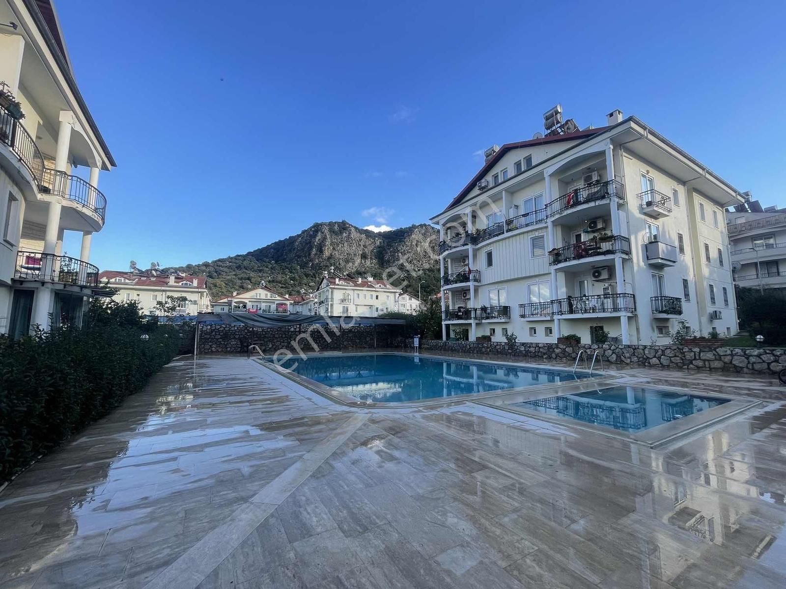 Taşyaka Mahallesi Havuzlu Sitede 3+1 Çatı Dubleks - Görsel 14