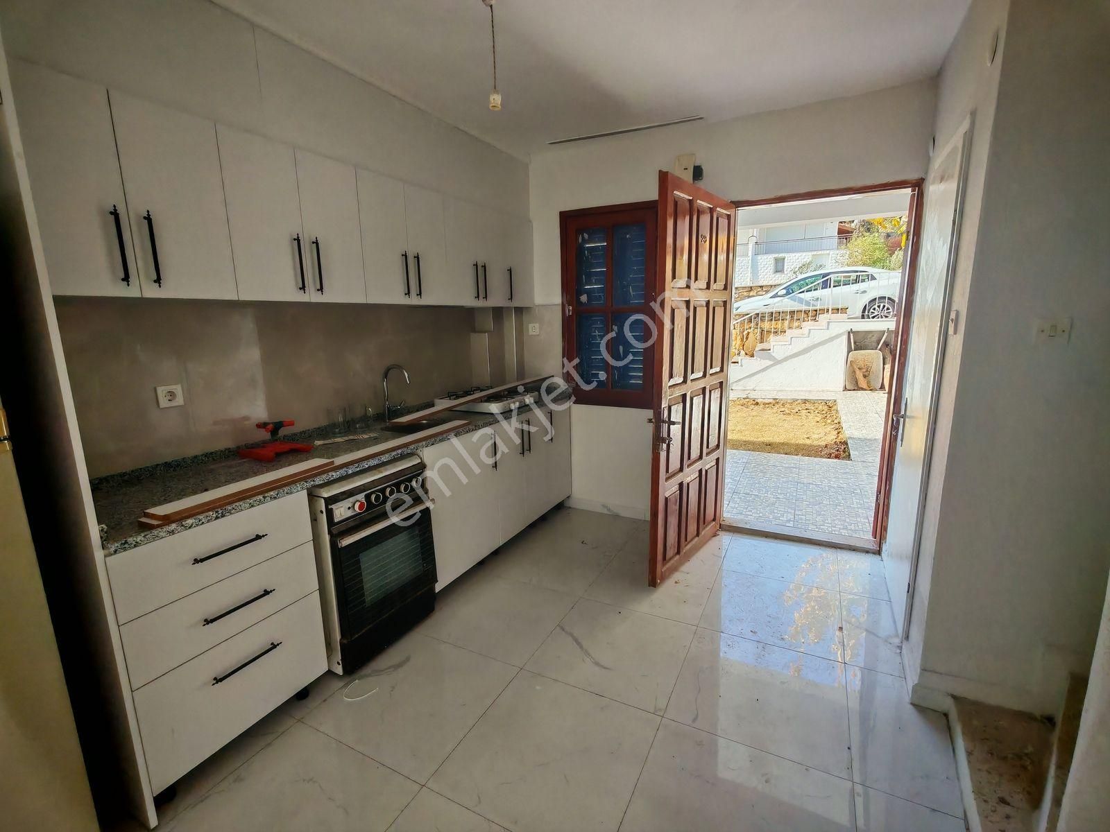 Çandarlıda Muhteşem Deniz Manzaralı 2+1 80 M2 Dubleks Villa - Görsel 16