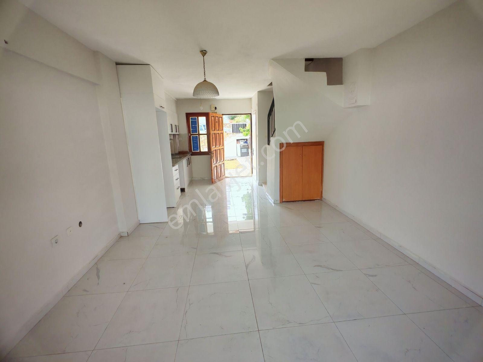 Çandarlıda Muhteşem Deniz Manzaralı 2+1 80 M2 Dubleks Villa - Görsel 13