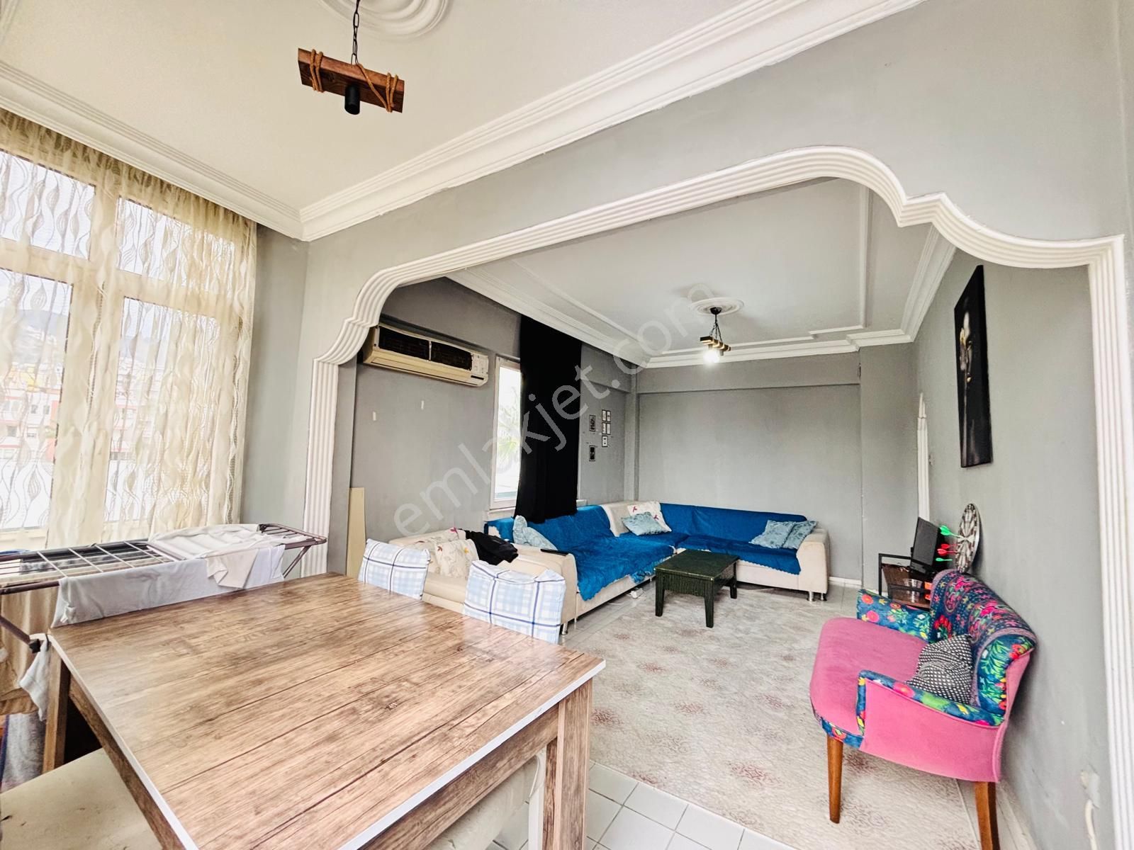 Alanya Kızlarpınarı Mahallesi Merkezi Konumda Satılık 2+1 Daire