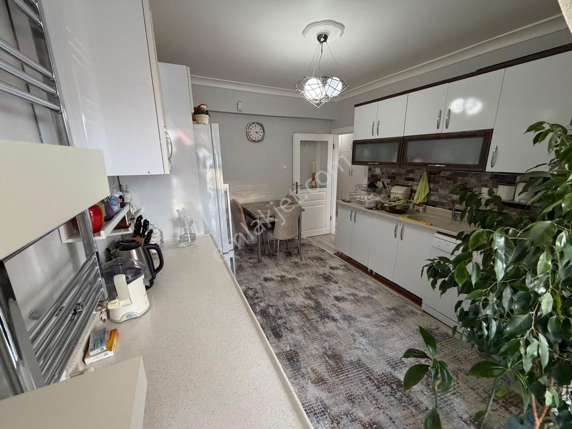 Kaya Grup'dan Cadde Üzerinde Full+full Yapılı 4+1 Dublex - Görsel 12