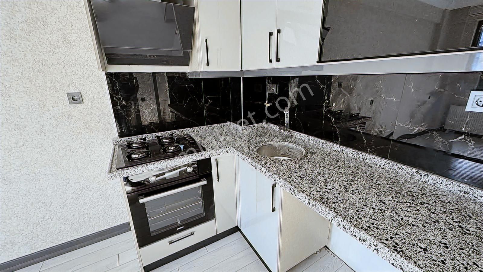 Alaçatı'dan /ara Katta/iskanlı/lüks Geniş 1+1 - Görsel 12