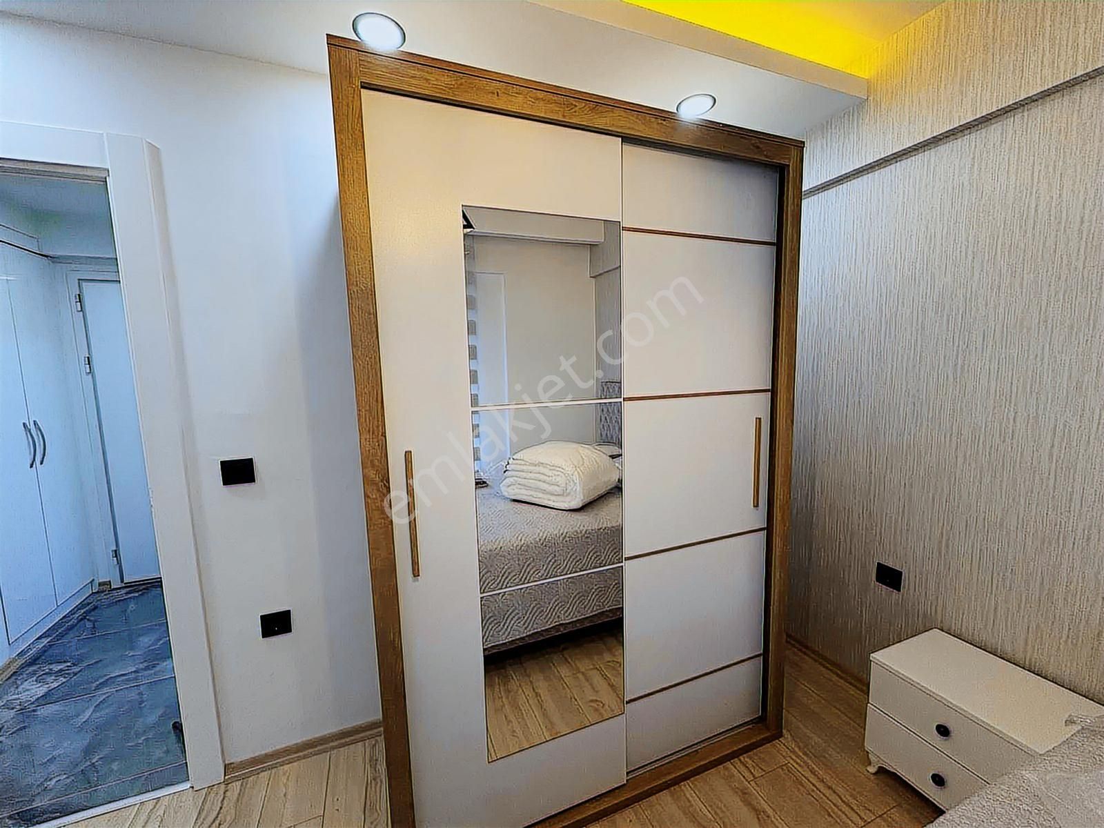 Alaçatı'dan İncek'te Site İçi Avm Otobüs Bulvar Yanı Lüks Eşyalı - Görsel 19