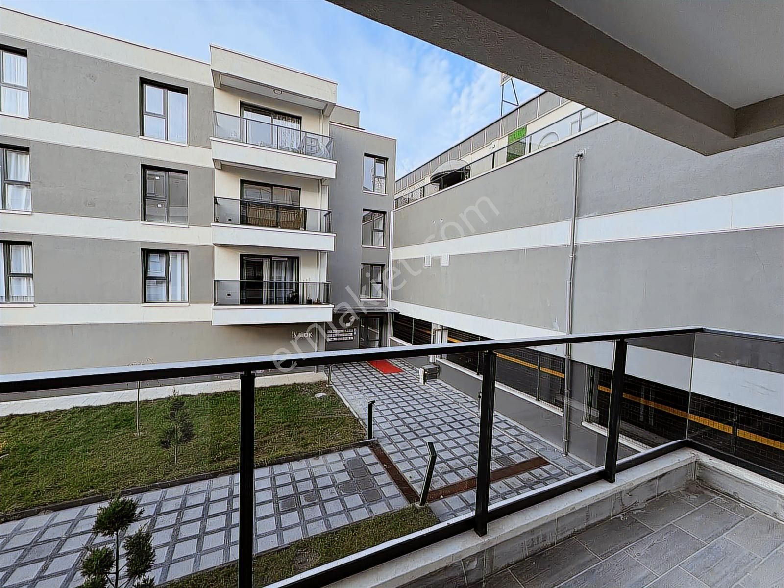 Alaçatı'dan İncek'te Site İçi Avm Otobüs Bulvar Yanı Lüks Eşyalı - Görsel 24