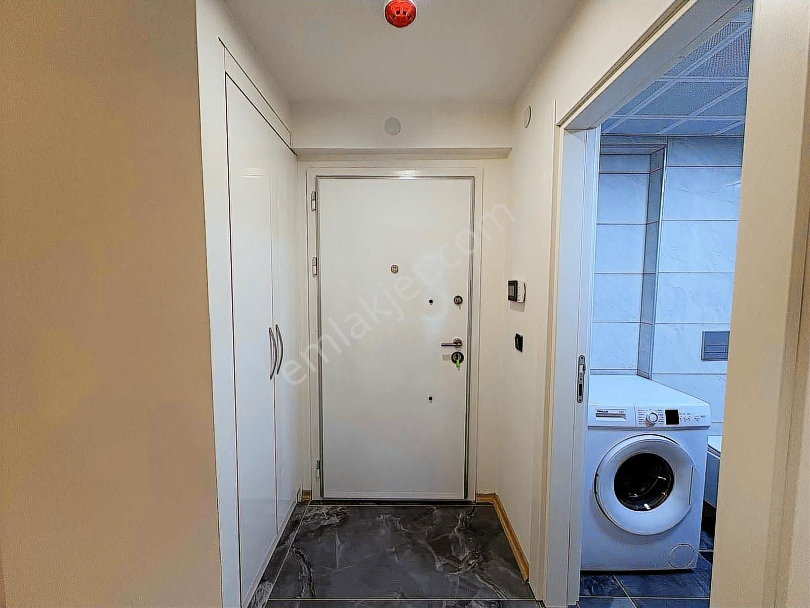 Alaçatı'dan İncek'te Site İçi Avm Otobüs Bulvar Yanı Lüks Eşyalı - Görsel 13