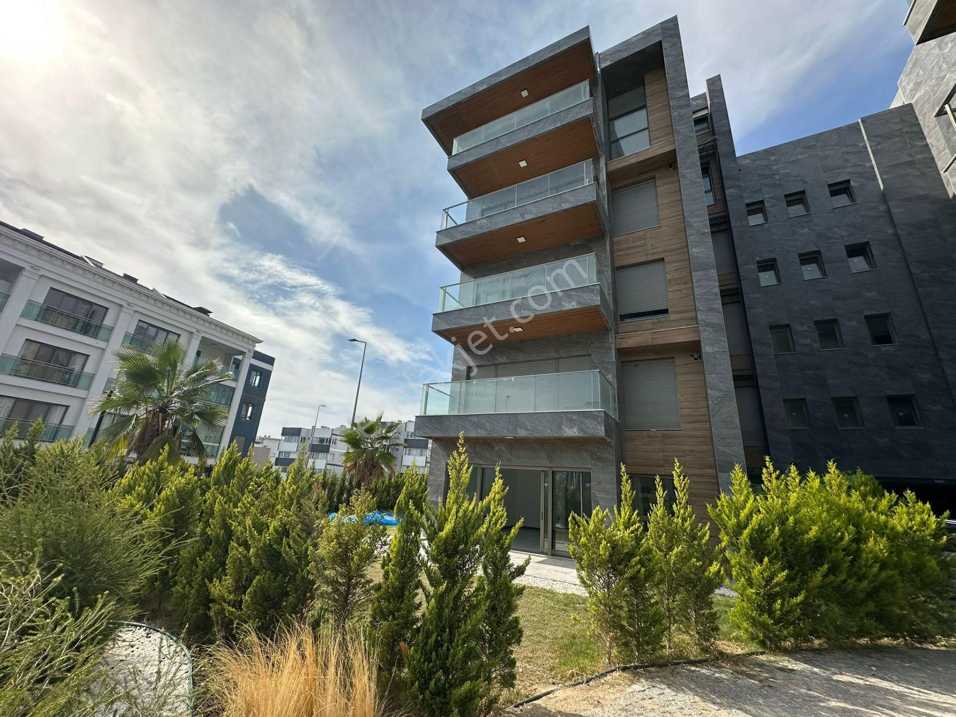 190 M² Bahçe Alanı İle Sıfır 2+1 Daire